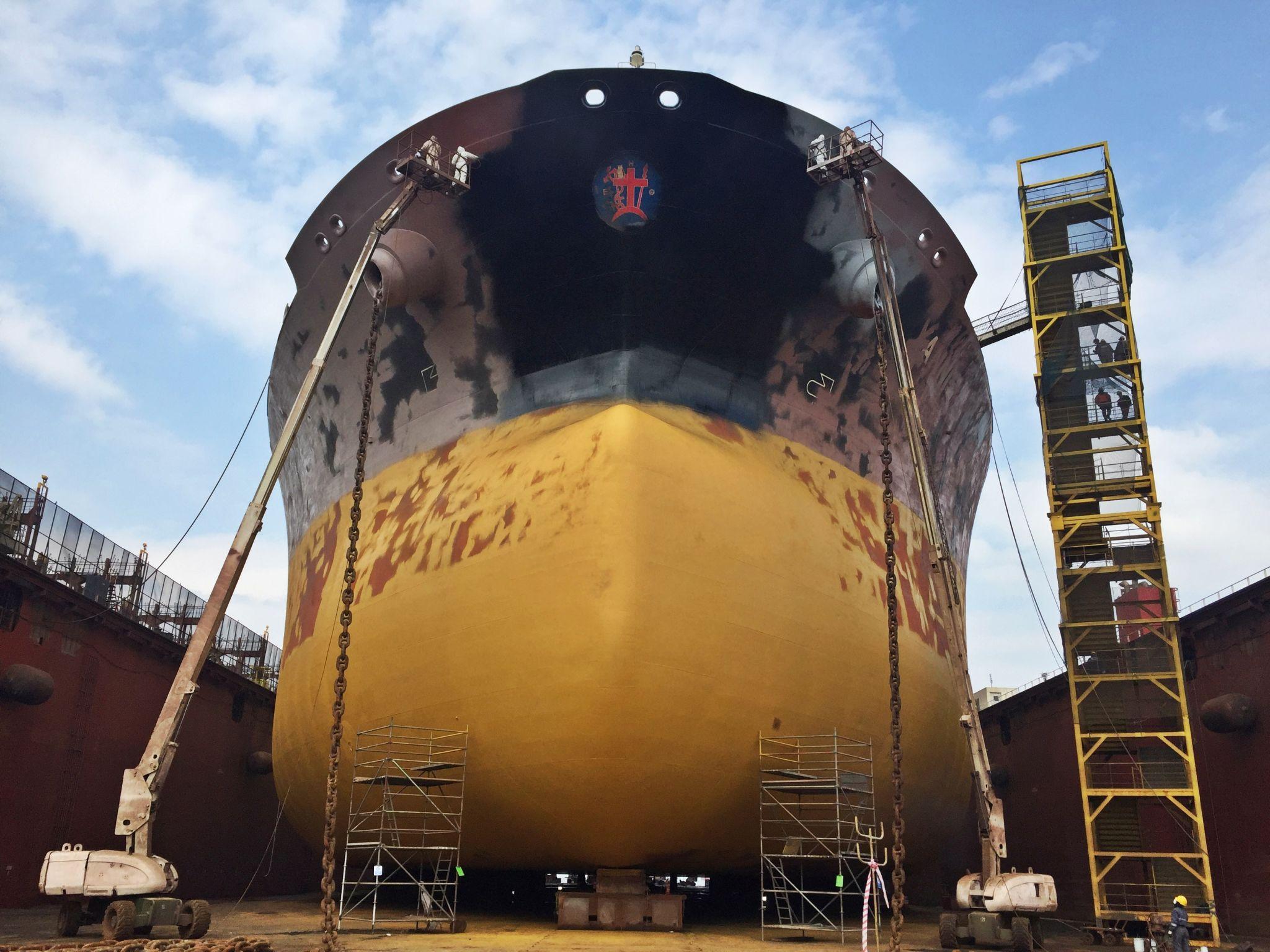 Gəmilərin Qumlanması və Rənglənməsi – Korroziyaya Qarşı Effektiv Həll